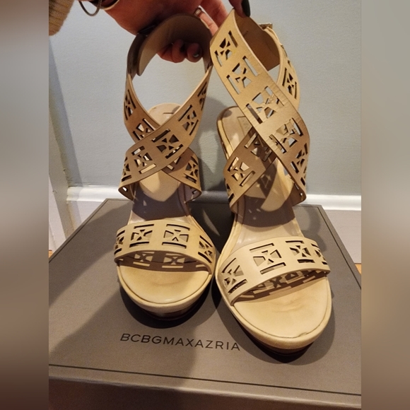 BCBG Max Azria wedges - Picture 8 of 9